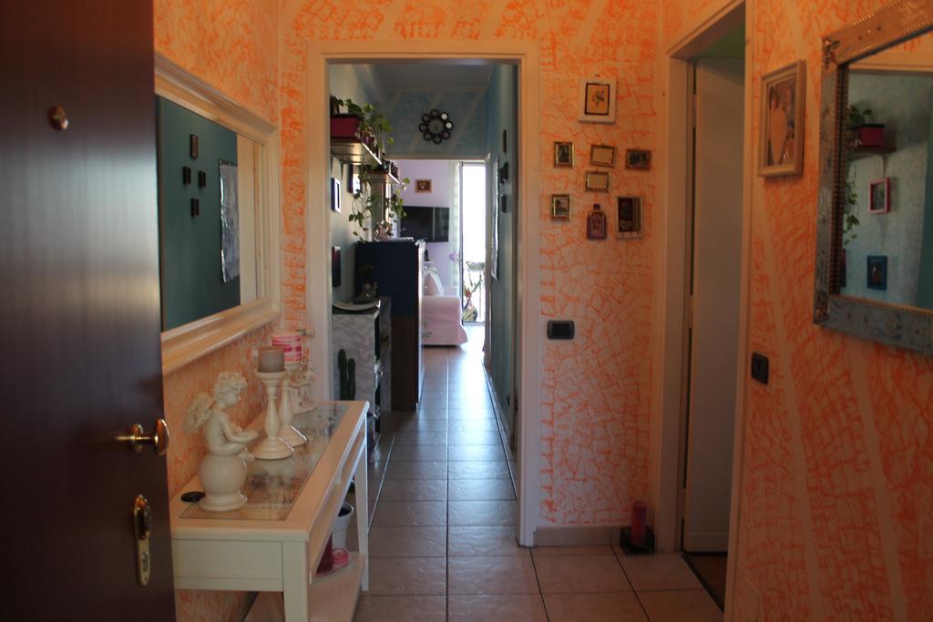 Milan House Hotel Стая снимка